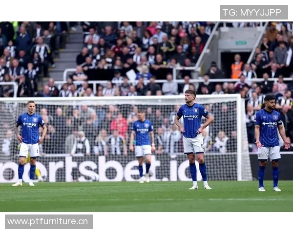 英超球队传控打法演变及战术创新